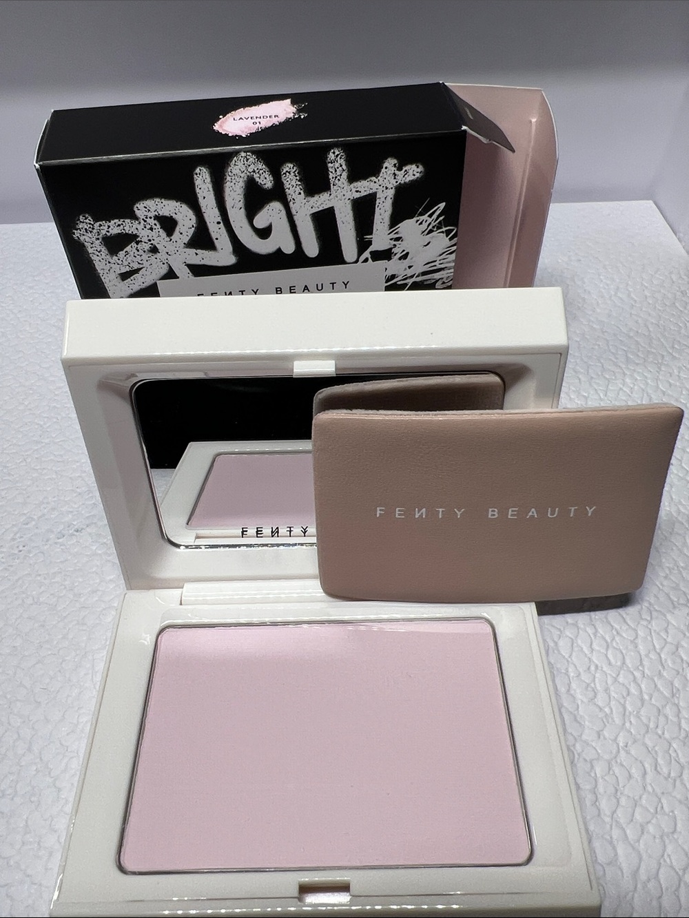 Fenty Beauty Bright Fix Brightening Powder in 01 Lavender